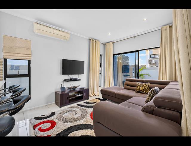 4 BEDROOM HOUSE FOR SALE IN LONEHILL